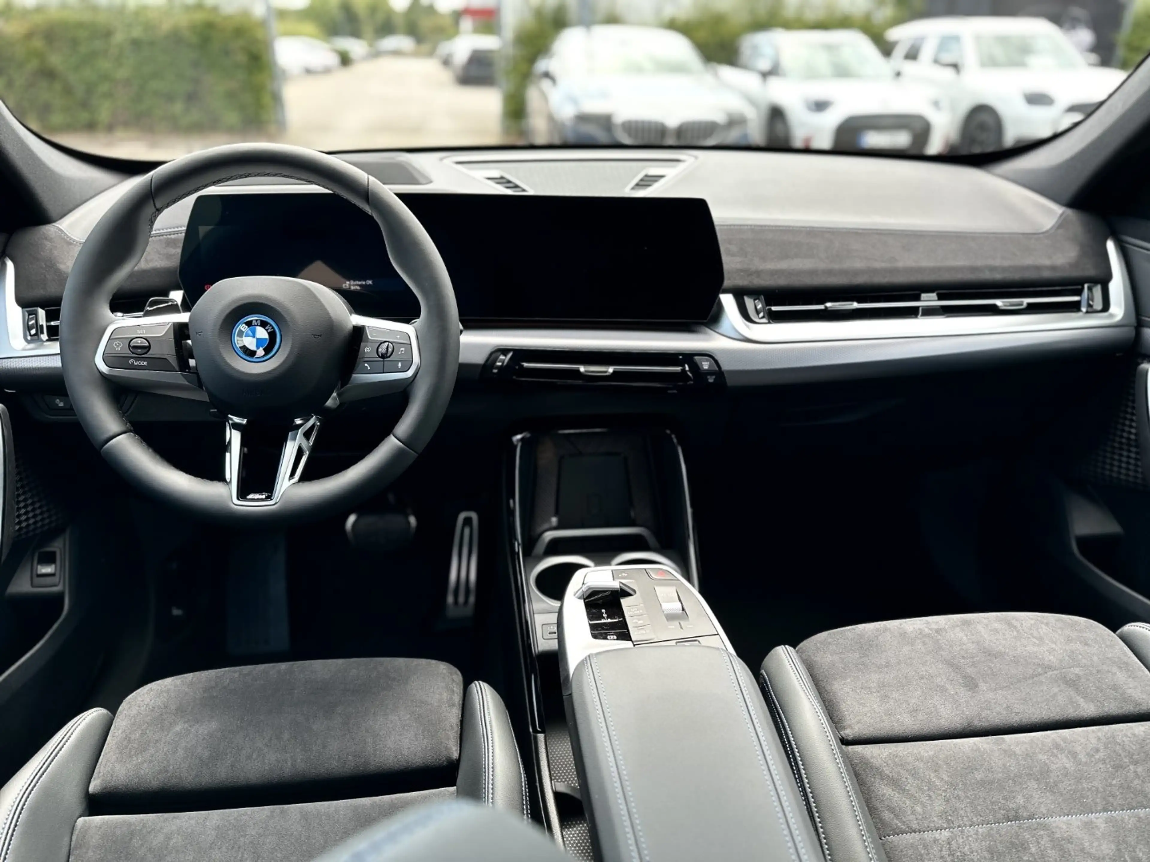 BMW iX1 eDrive20 M Sportpaket Head-Up DAB LED RFK — photo 15