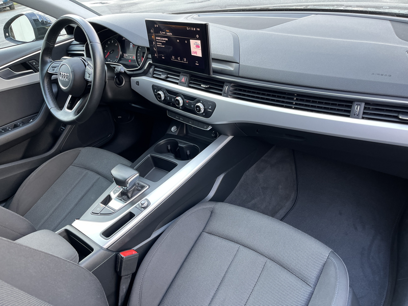 Audi A4 Avant 35 2.0 TFSI S tronic Blackline S-Line Optik — photo 14