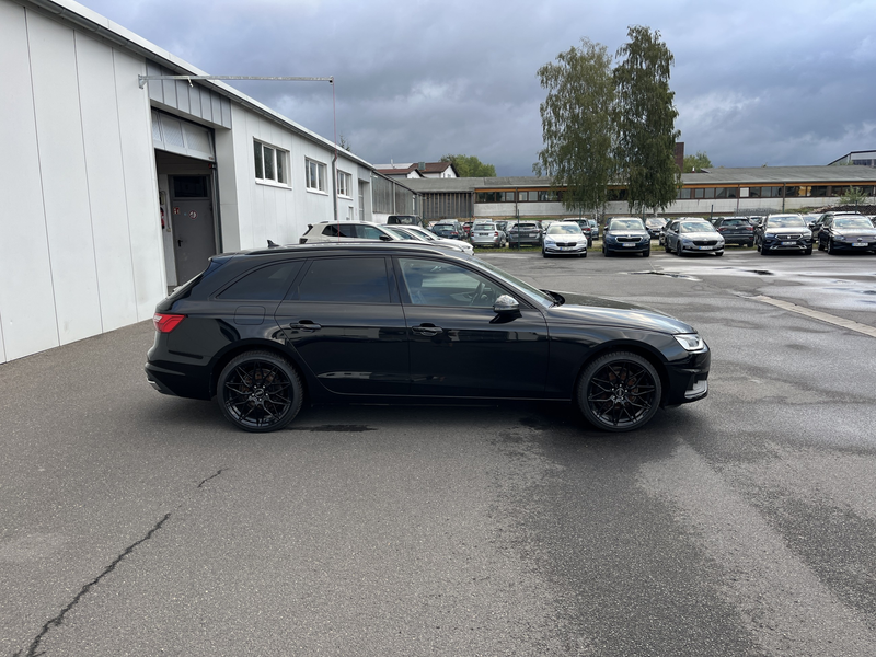 Audi A4 Avant 35 2.0 TFSI S tronic Blackline S-Line Optik — photo 6