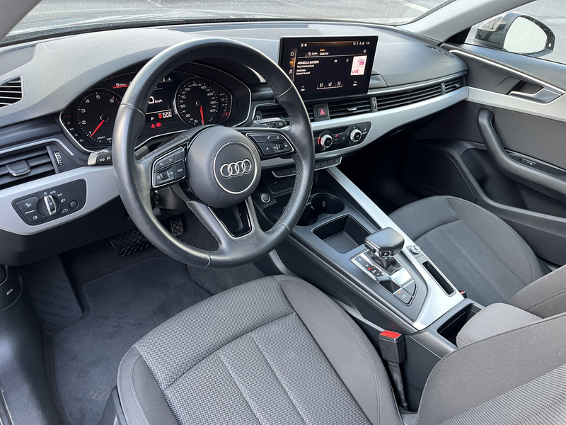 Audi A4 Avant 35 2.0 TFSI S tronic Blackline S-Line Optik — photo 12