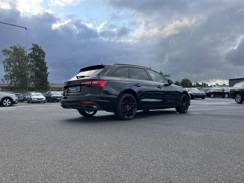 Audi A4 Avant 35 2.0 TFSI S tronic Blackline S-Line Optik — photo 7
