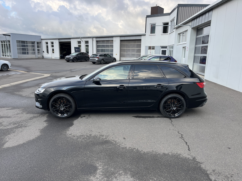 Audi A4 Avant 35 2.0 TFSI S tronic Blackline S-Line Optik — photo 3