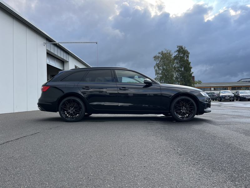 Audi A4 Avant 35 2.0 TFSI S tronic Blackline S-Line Optik — photo 5