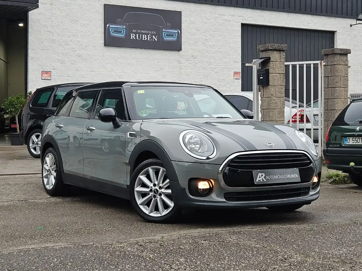 MINI Cooper D Clubman Gris - 1