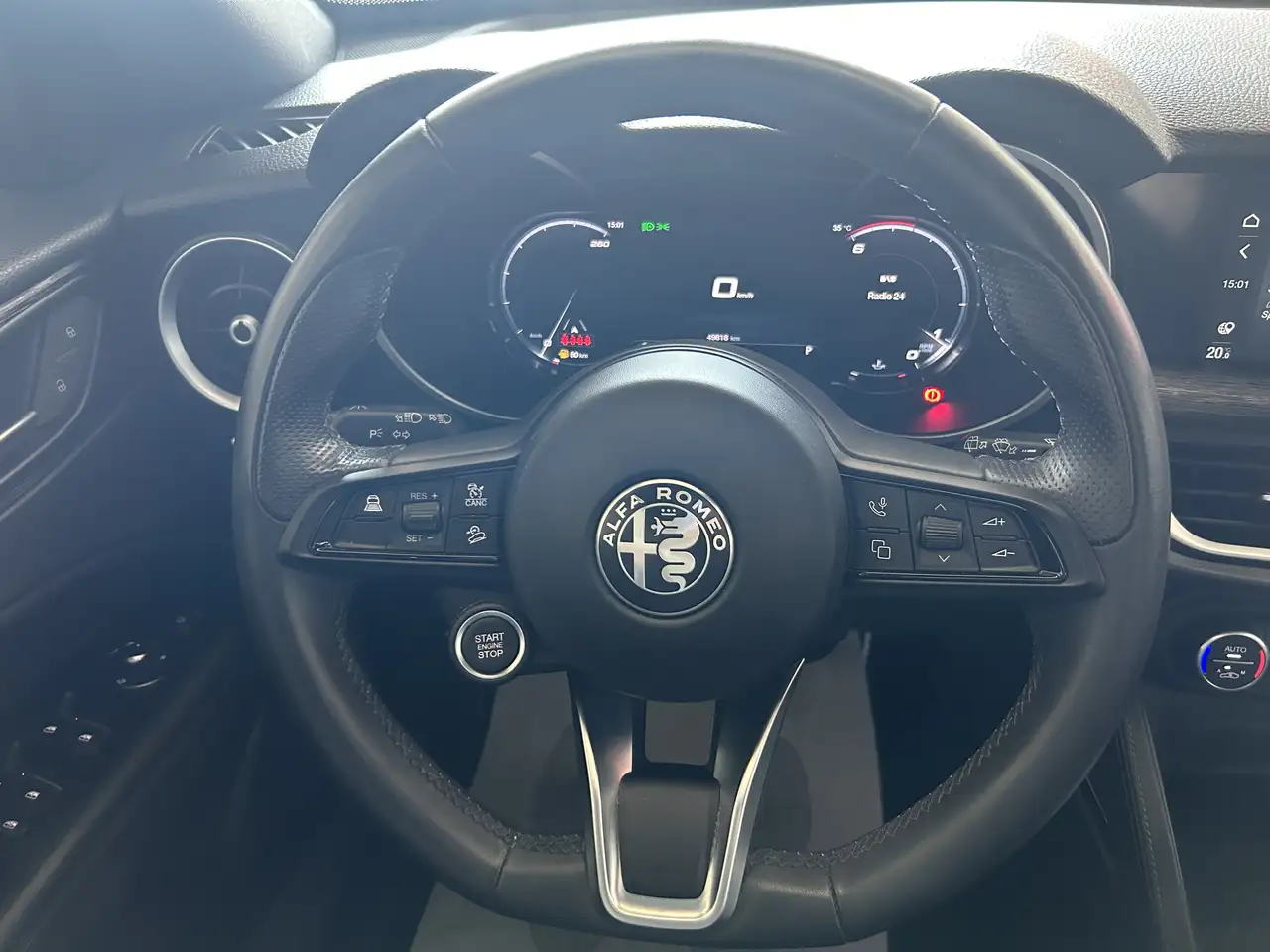 Alfa Romeo Stelvio 2023 — фото 8