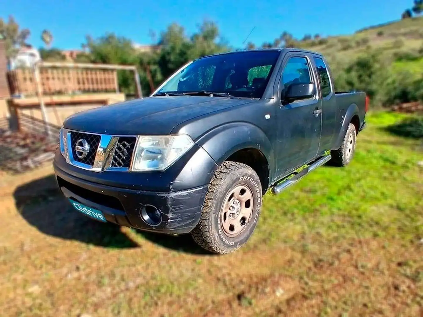 Nissan Navara 4X4 Doble Cabina XE Conveniencia Negro - 2