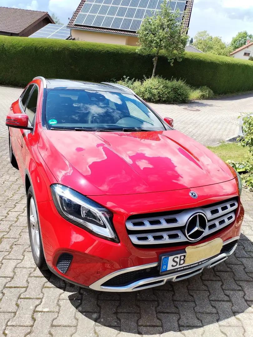 Mercedes-Benz GLA 180 GLA 180 (156.942) Panorama Schiebedach 8fach berei Rood - 1