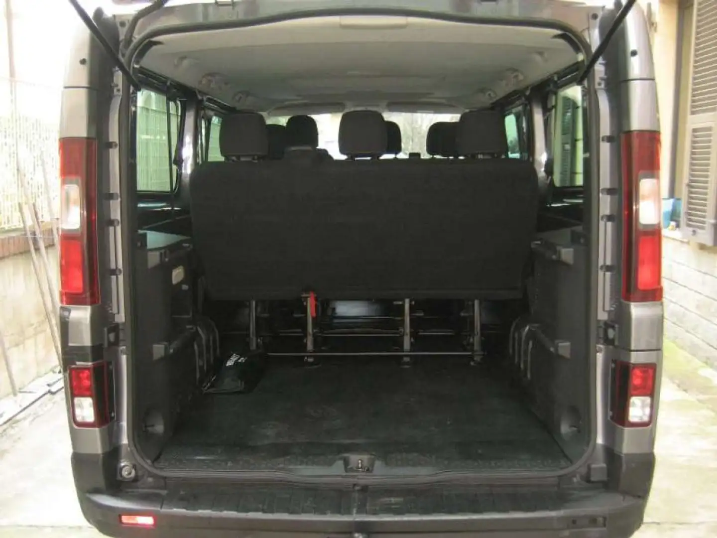 Renault Trafic T29 1.6 DCI 125 CV  SS PL-TN ZEN HEAVY Grigio - 2