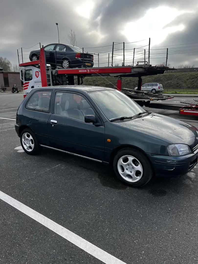 Toyota Starlet 1.3-16V GLi Verde - 2