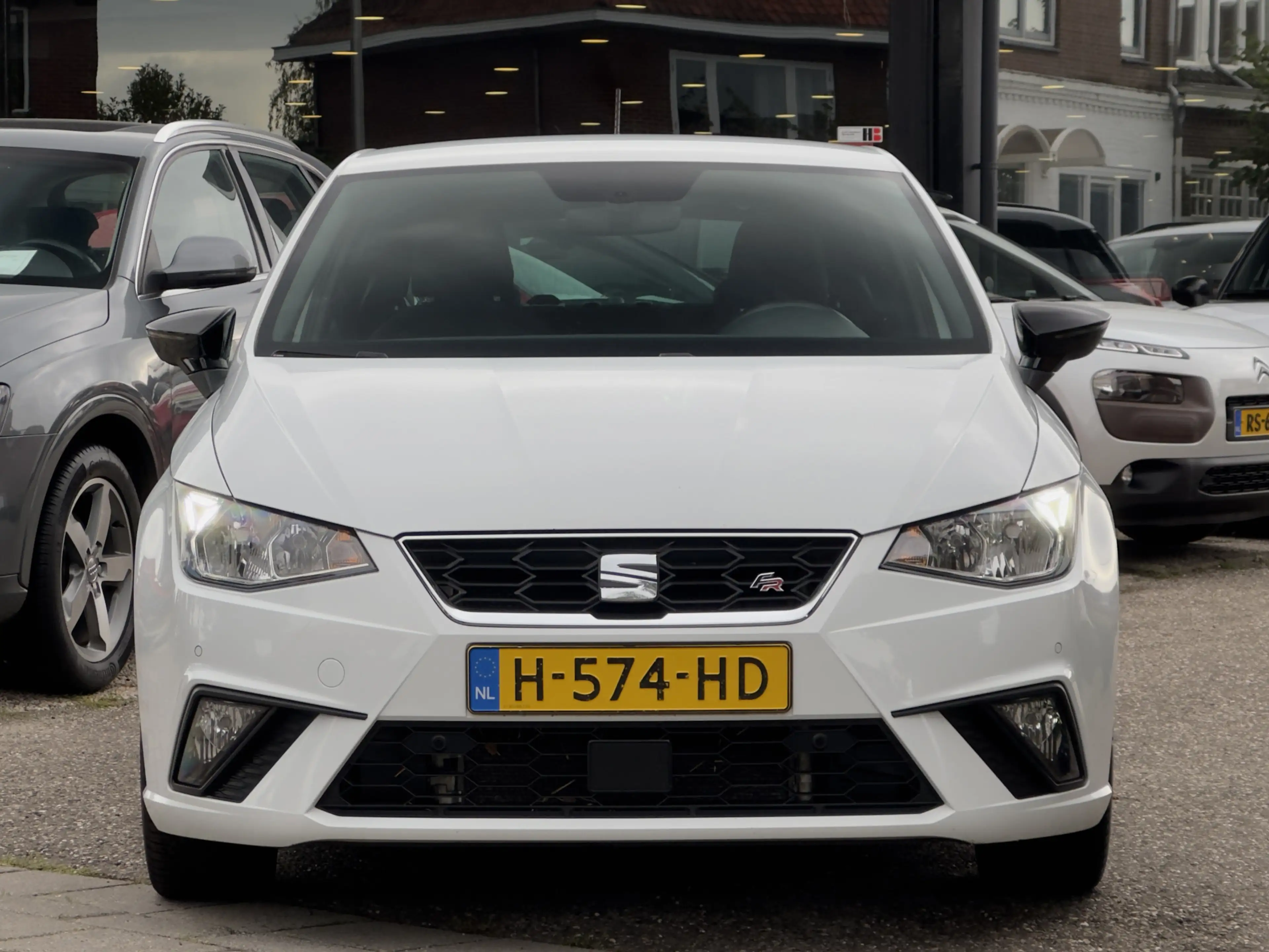 SEAT Ibiza 1.0 TSI FR INTENSE NAVI CAMERA APPLE-CARPLAY LED L — photo 6