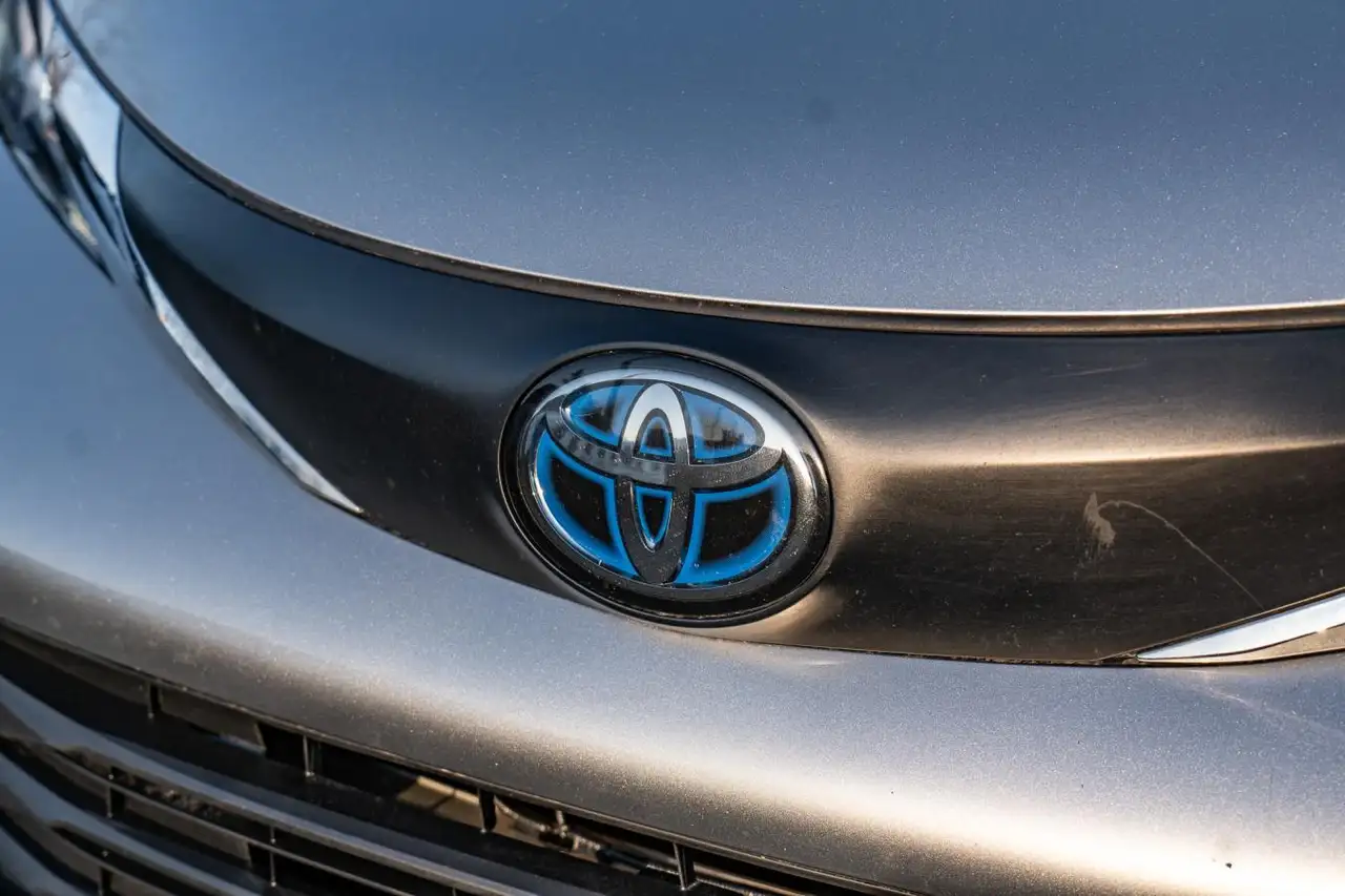 Toyota Sienna снимка Toyota Sienna