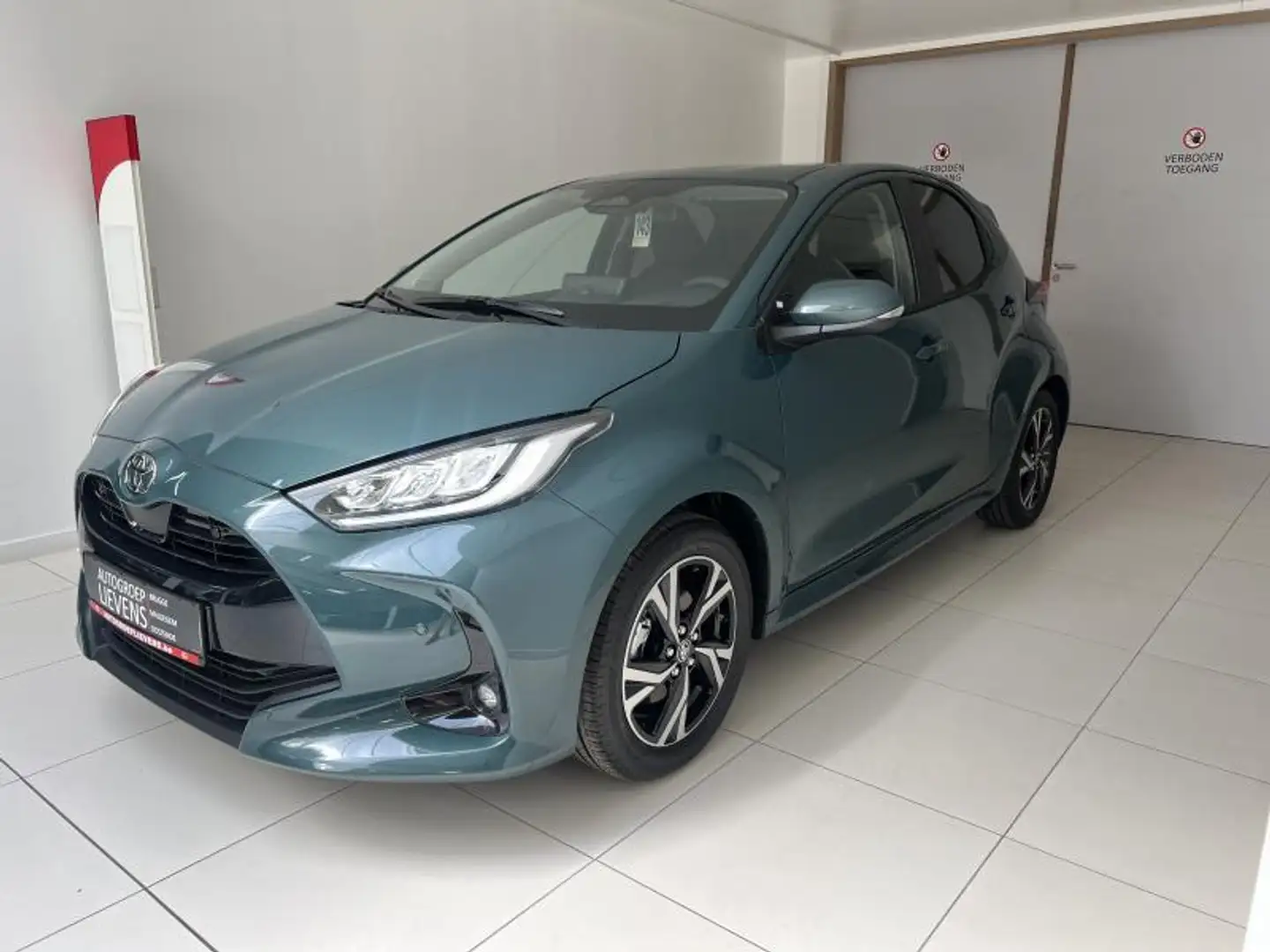 Toyota Yaris ICONIC 1.5 HYB CVT Vert - 1