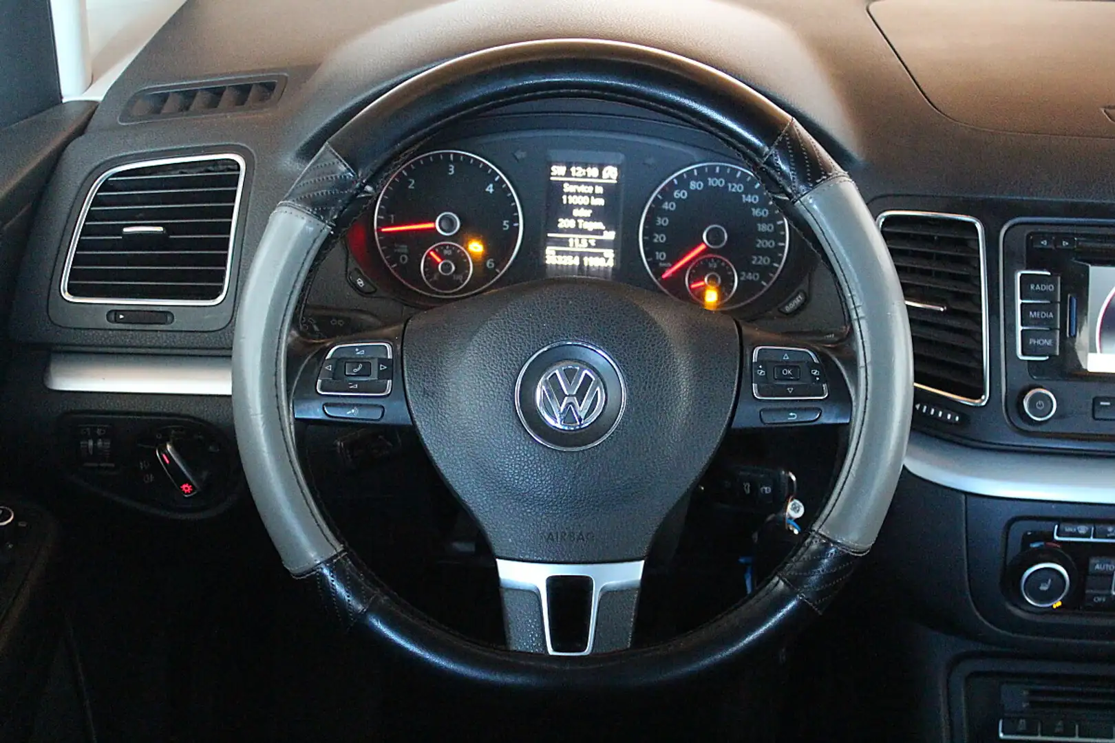 Volkswagen Sharan 2,0 Tdi Anhänger, Navi, Leder.... Grau - 2