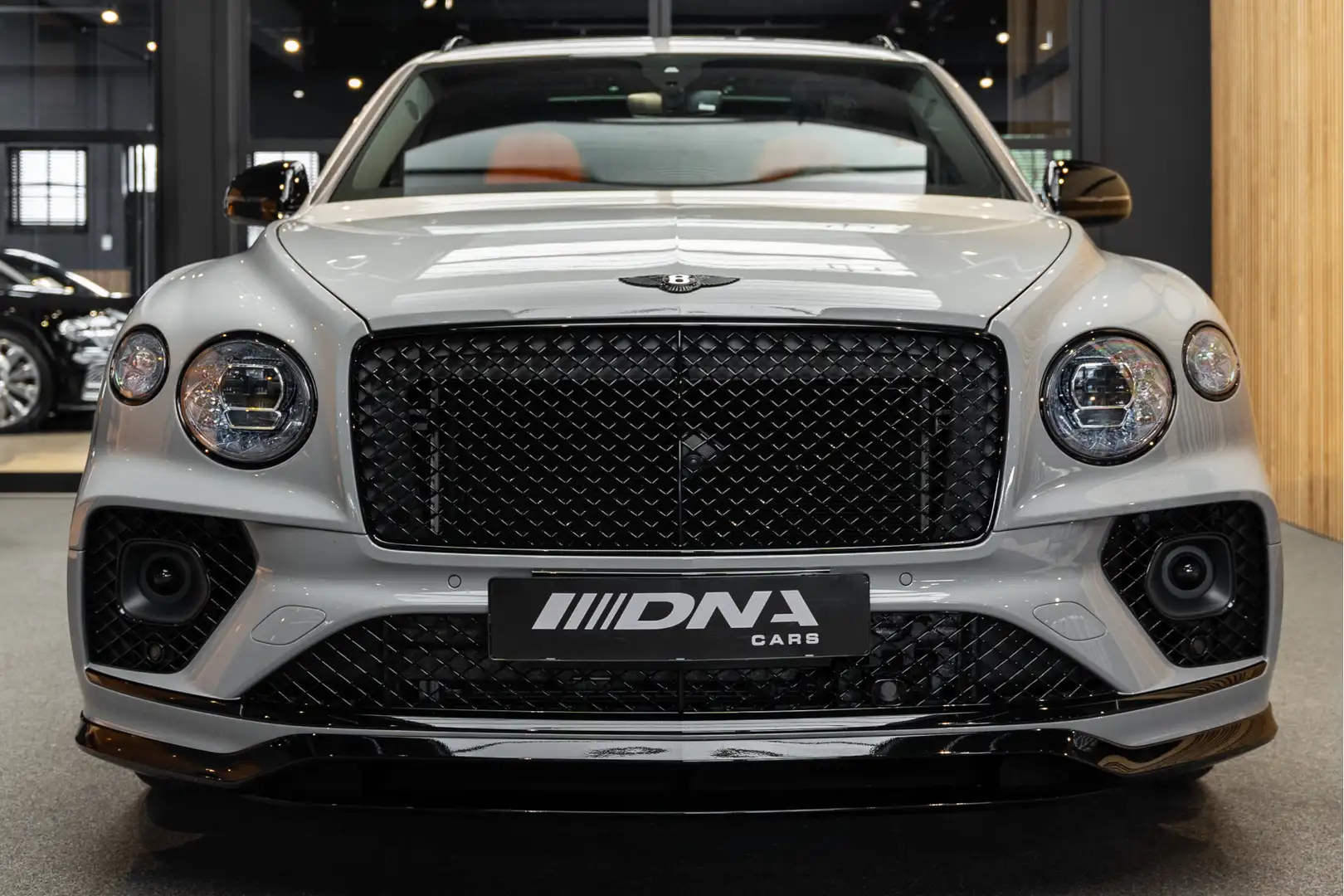 Bentley Bentayga V8 S Naim Hermes Orange Interieur 4.0 V8 S Carbon Gris - 2