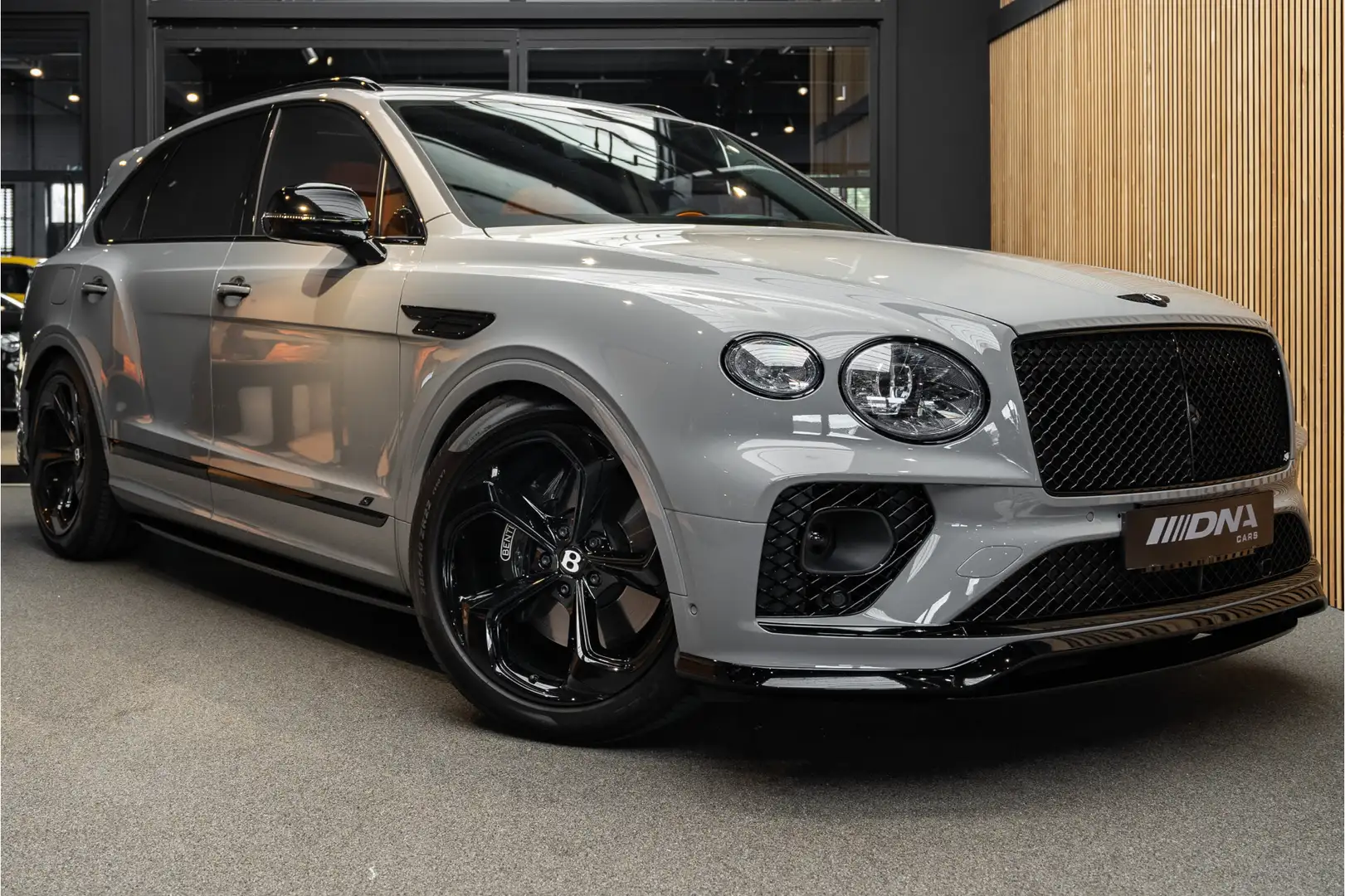 Bentley Bentayga V8 S Naim Hermes Orange Interieur 4.0 V8 S Carbon Gris - 1