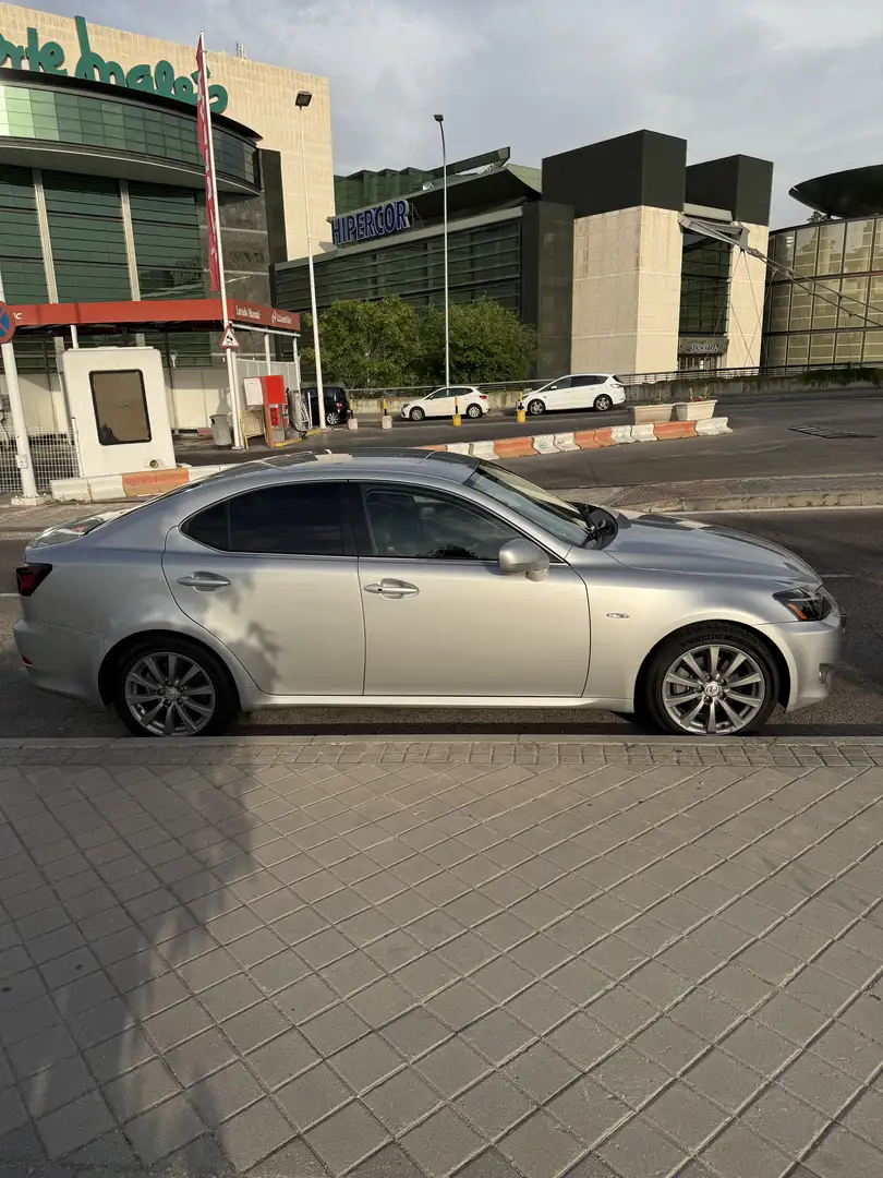 Lexus IS 250 Luxury Aut. - 2