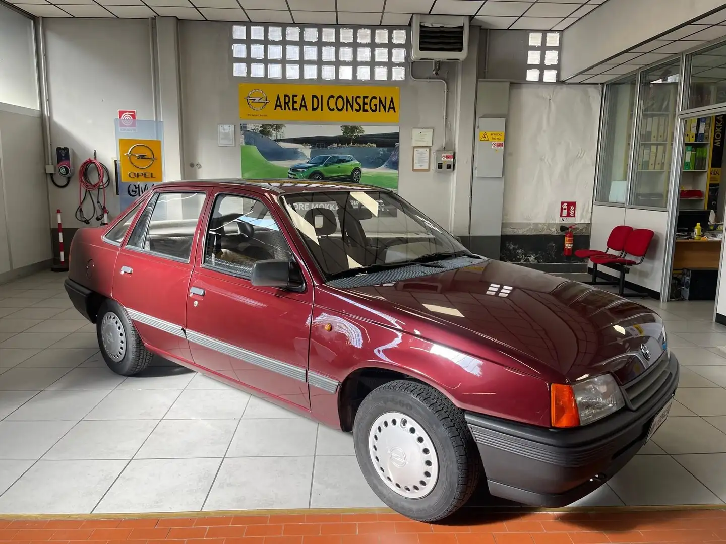 Opel Kadett 1.4 4 porte LS Rojo - 1