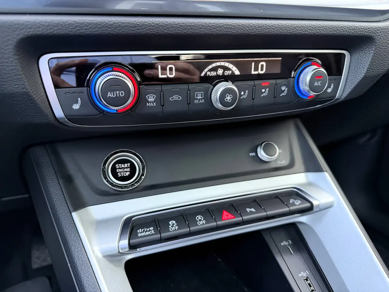Audi Q3 снимка Audi Q3