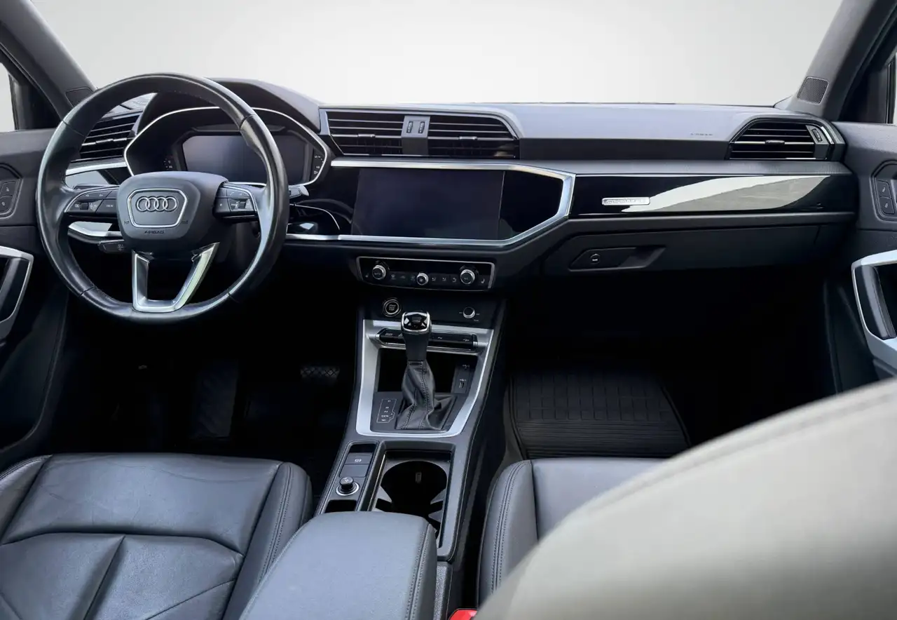 Audi Q3 снимка Audi Q3