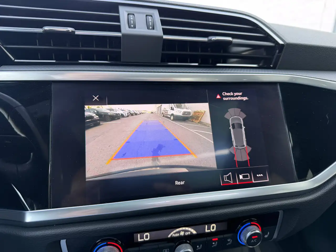 Audi Q3 снимка Audi Q3