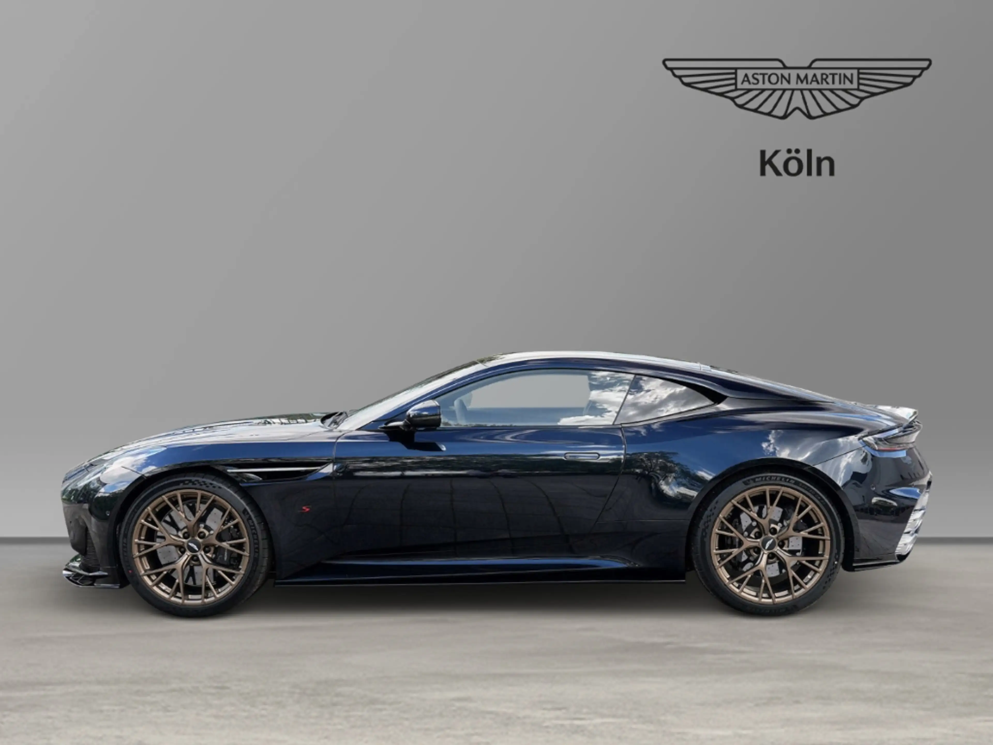 Aston Martin DB12 S Coupe Ultramarine Black - Dark Knight — photo 7