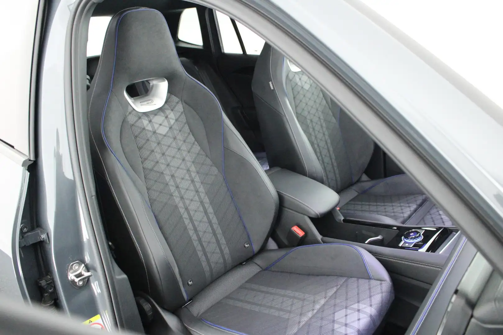 Volkswagen Tiguan 1.5 272pk eHybrid R-Line Edition Black Style 360Ca Gris - 2