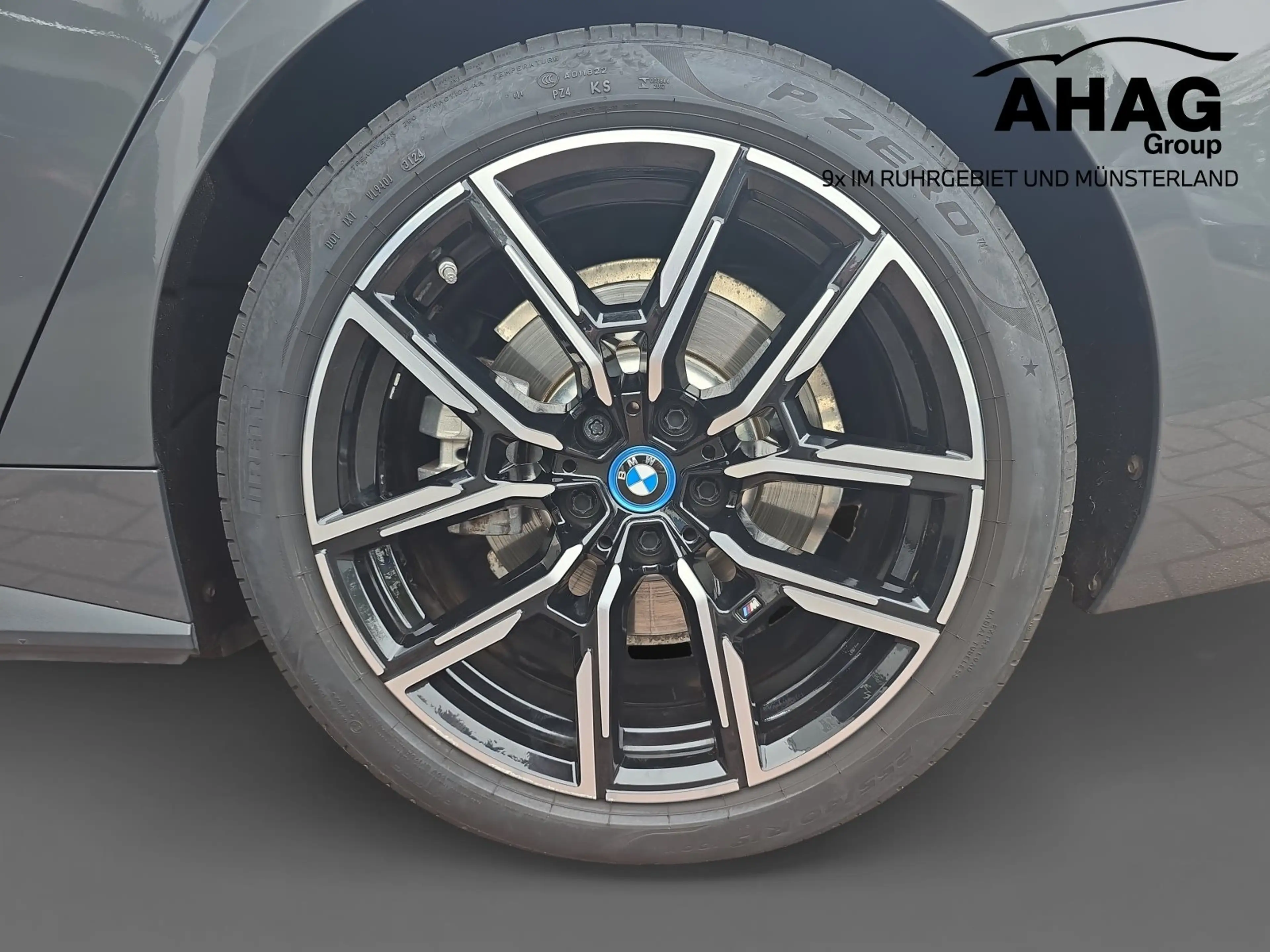 BMW i4 eDrive40  M Sport ACC 360° H/K Laser Glasdach el.S — photo 12