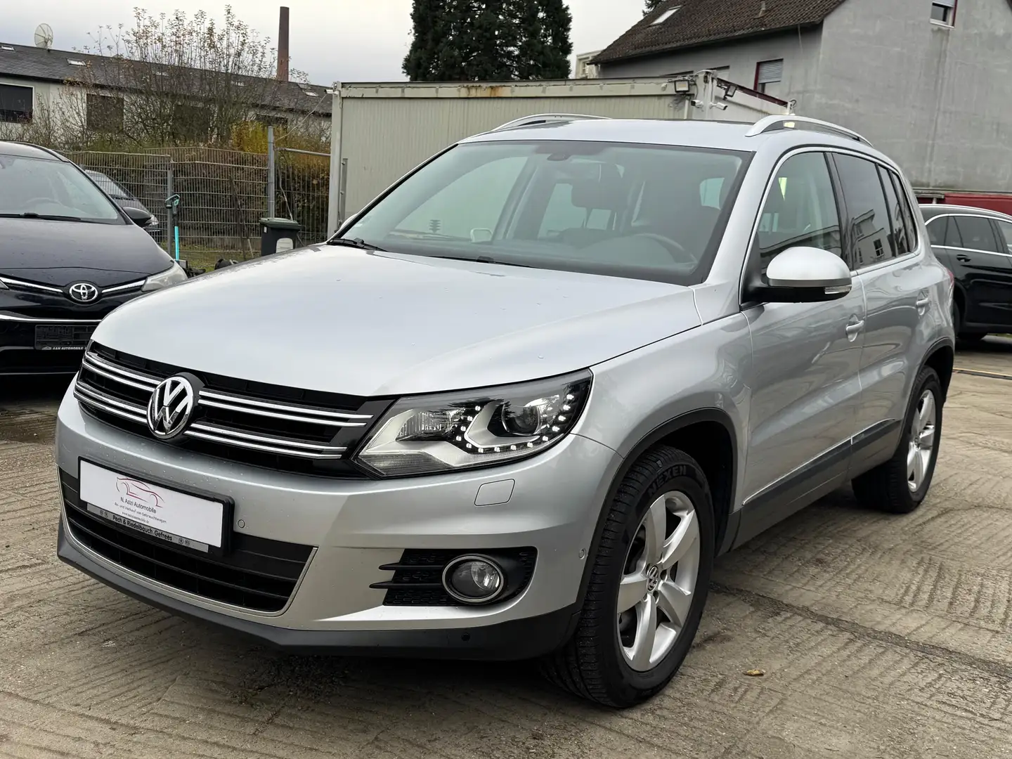 Volkswagen Tiguan 1.4 Sport & Style 4Motion*Navi*Kamera*PDC* Gris - 1