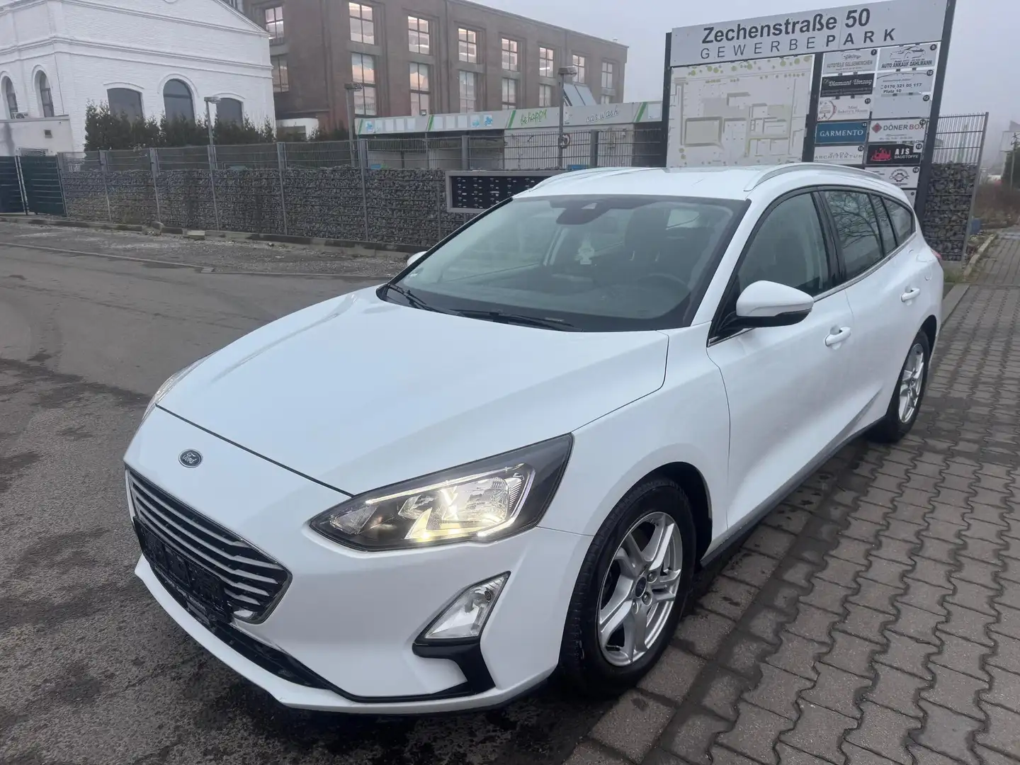 Ford Focus Cool & Connect/1 Jahr Garantie/TÜV Neu /1.Hand/... Weiß - 2