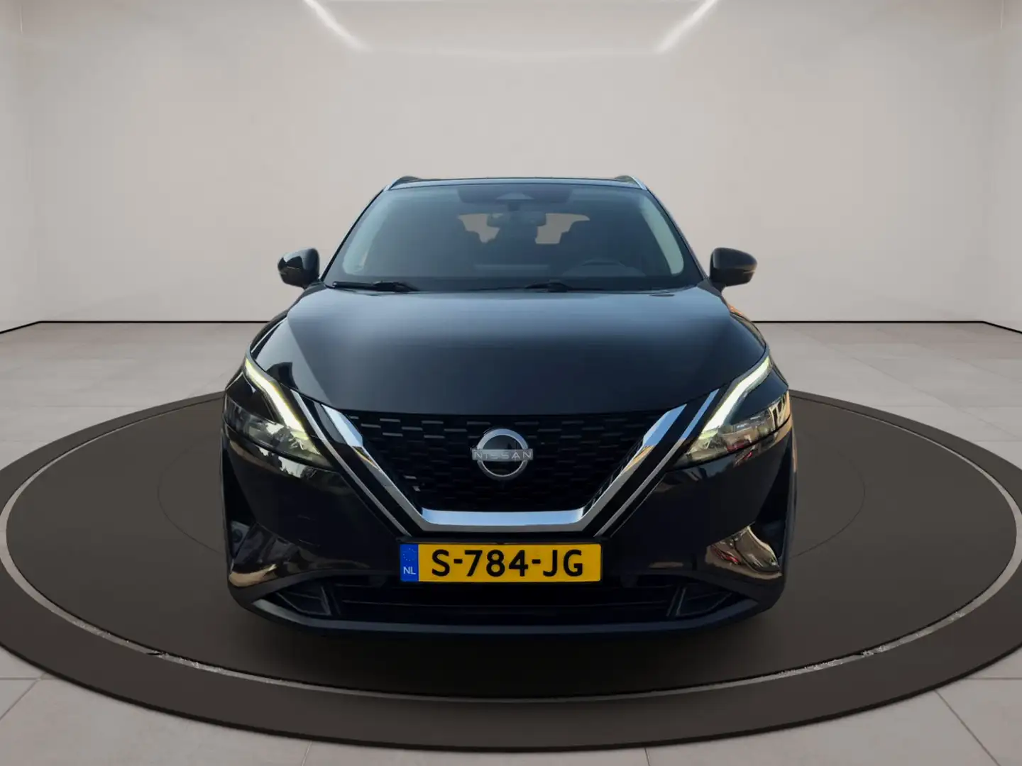 Nissan Qashqai 1.3 MHEV N-Connecta Automaat, Panno, Cam, Clima, C Zwart - 2