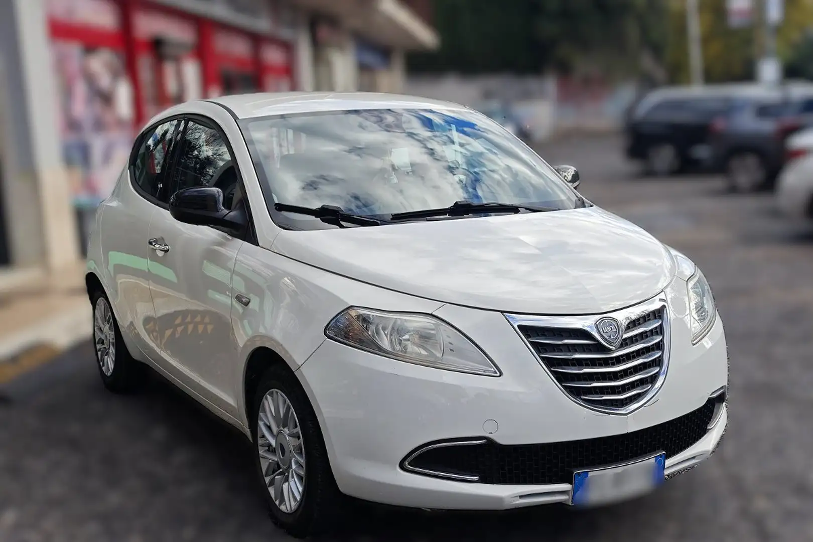 Lancia Ypsilon Ypsilon 1.2 69 CV 5 porte Gold Blanc - 2