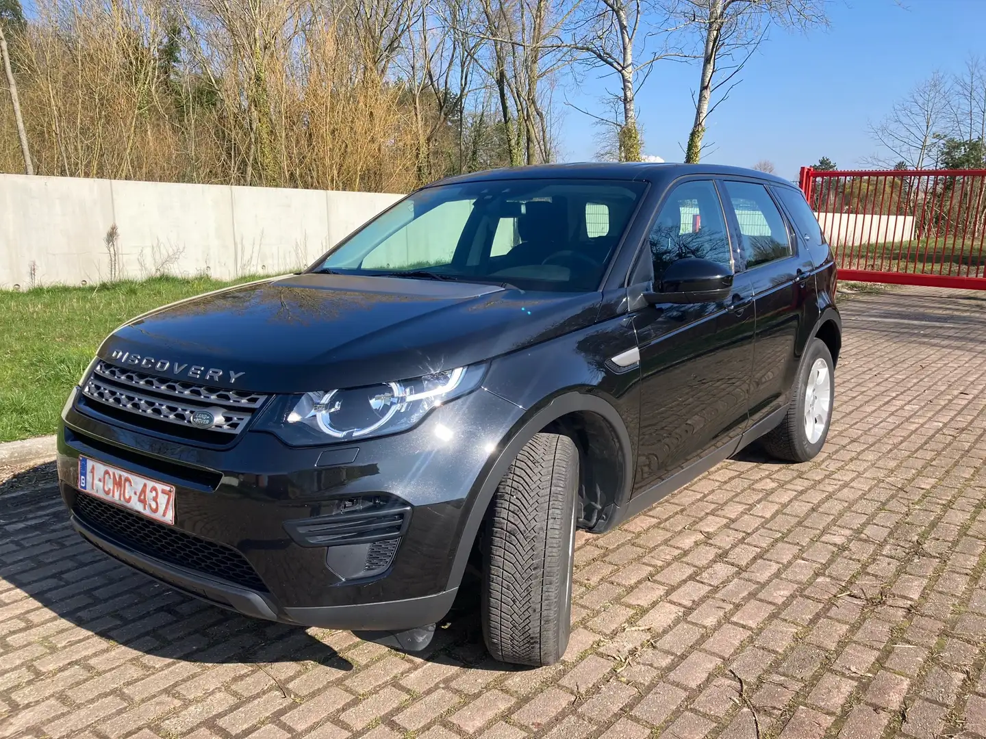 Land Rover Discovery Sport 2.0 eD4 Urban Series Pure Noir - 1