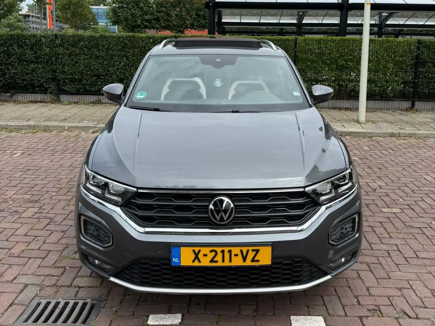 Volkswagen T-Roc 2.0 TSI 4M. Sp. BnsR Grijs - 1