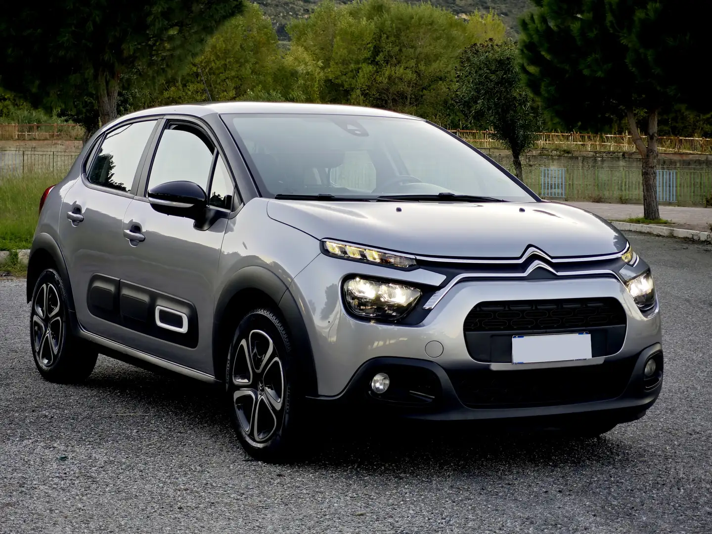 Citroen C3 C3 III 1.5 bluehdi Feel Pack s Gris - 1