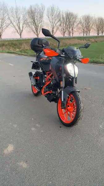 KTM 125 DUKE - foto 3