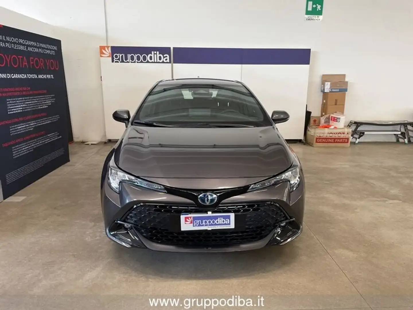 Toyota Corolla 3P - 5P - SW 2.0H HB ACTIVE MY23 Gris - 2