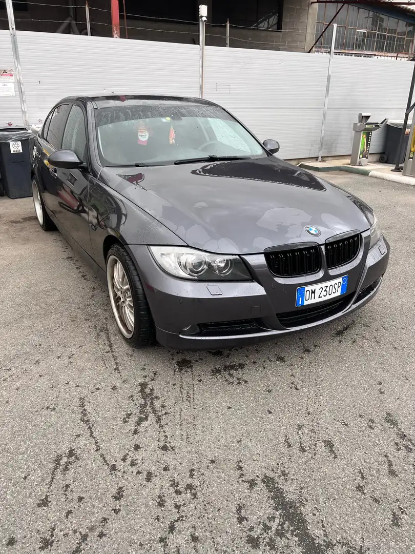 BMW 320 320d Eletta 177cv Grigio - 2