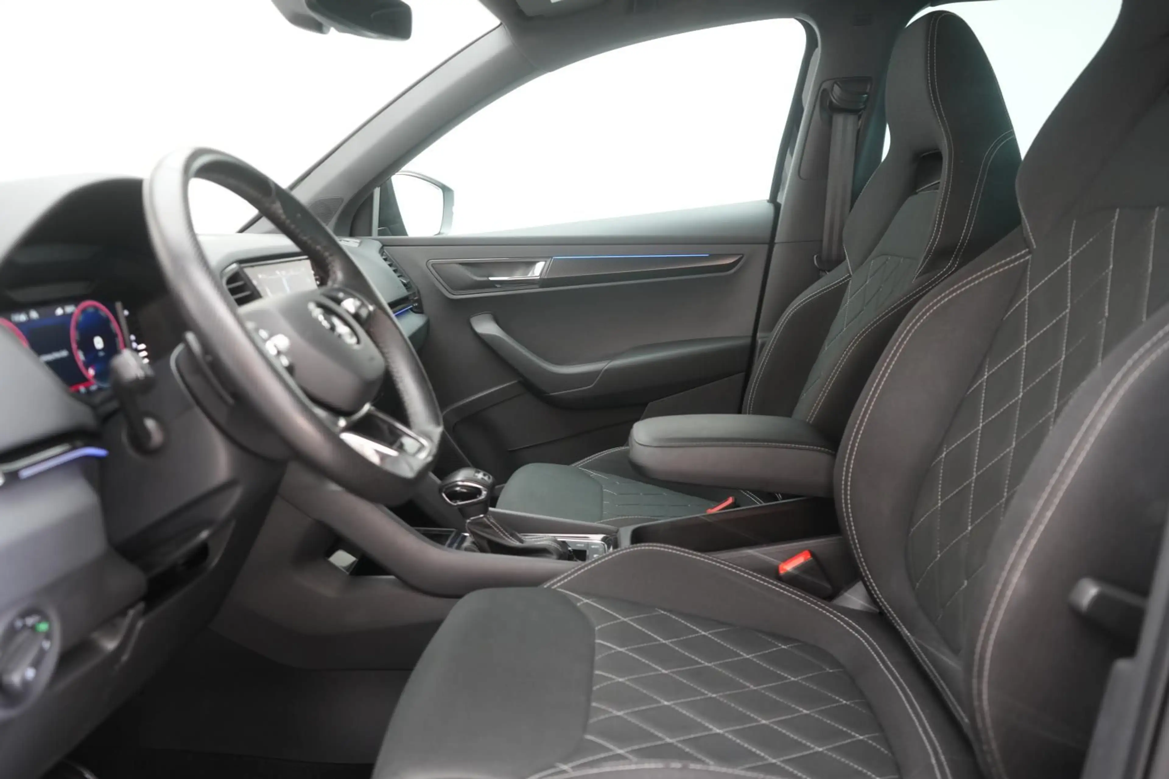 Skoda Karoq 2.0 TDI 4x4 DSG Sportline AHK/Matrix/Virtu — photo 9