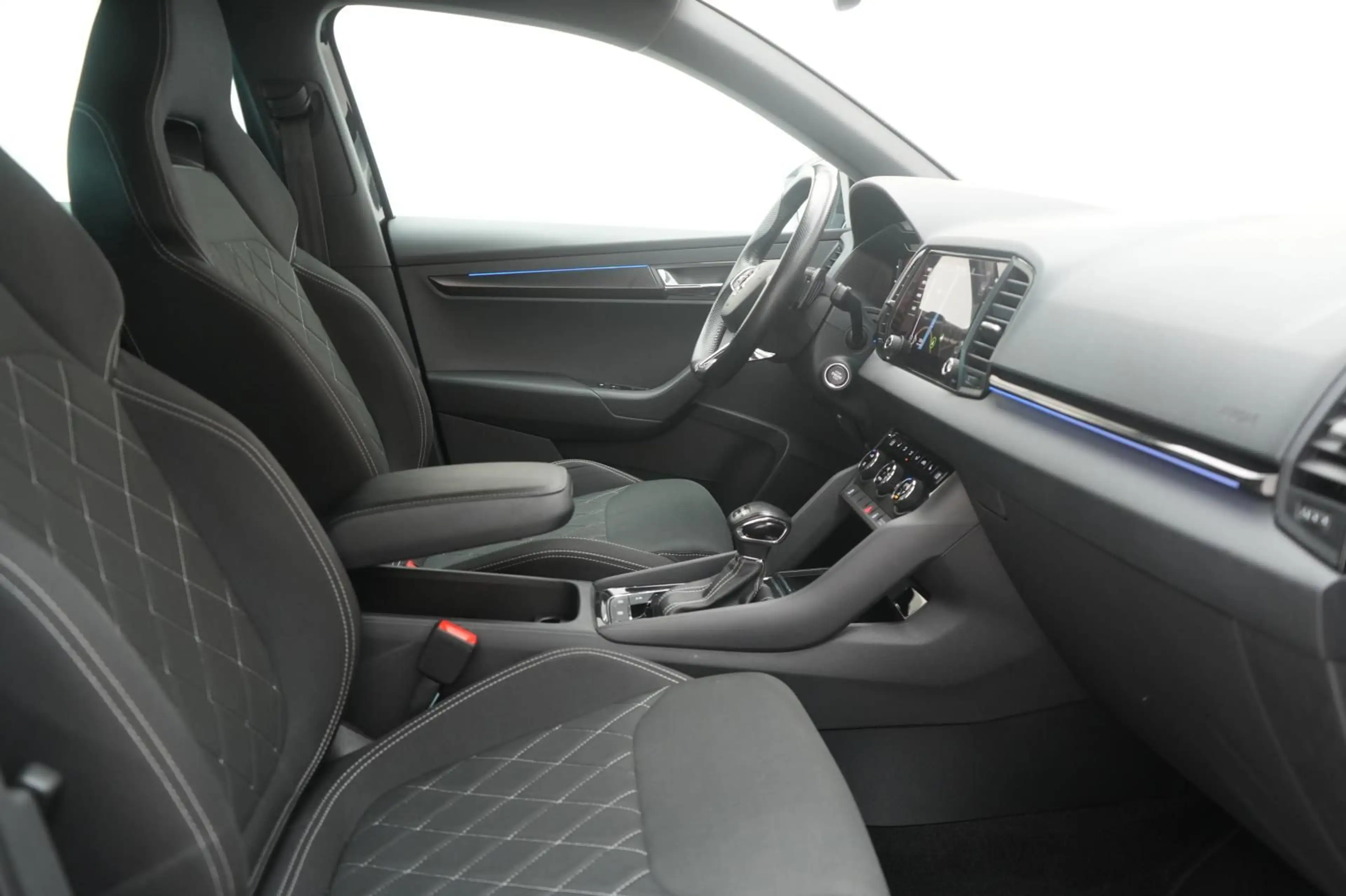 Skoda Karoq 2.0 TDI 4x4 DSG Sportline AHK/Matrix/Virtu — photo 6