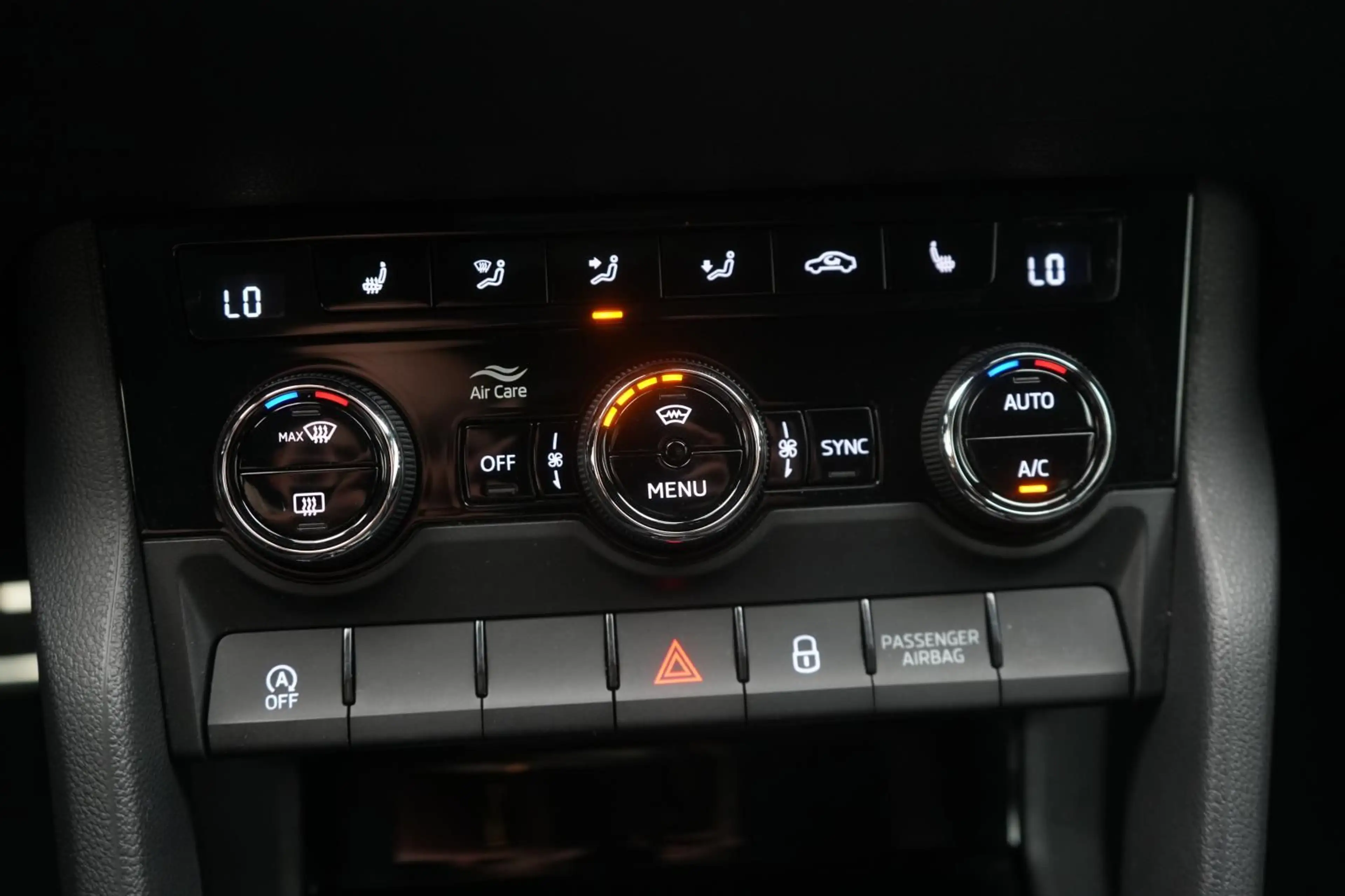 Skoda Karoq 2.0 TDI 4x4 DSG Sportline AHK/Matrix/Virtu — photo 15