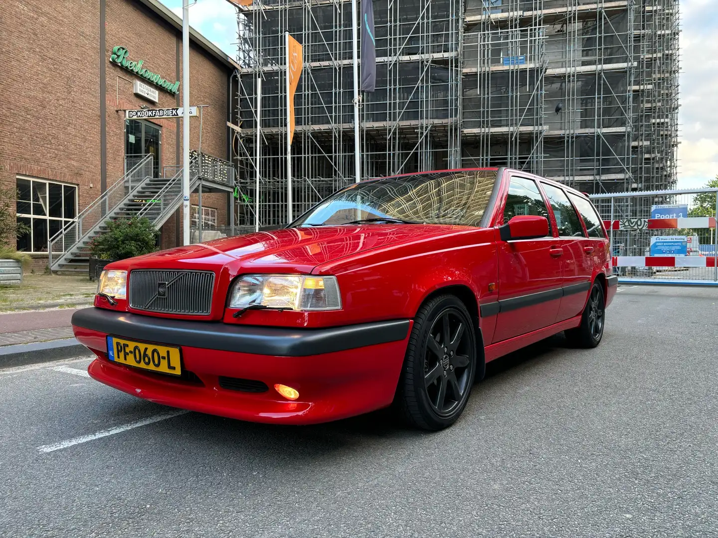 Volvo 850 2.3R Automaat, Cruise, Premium Audio, Beige leder Rojo - 1