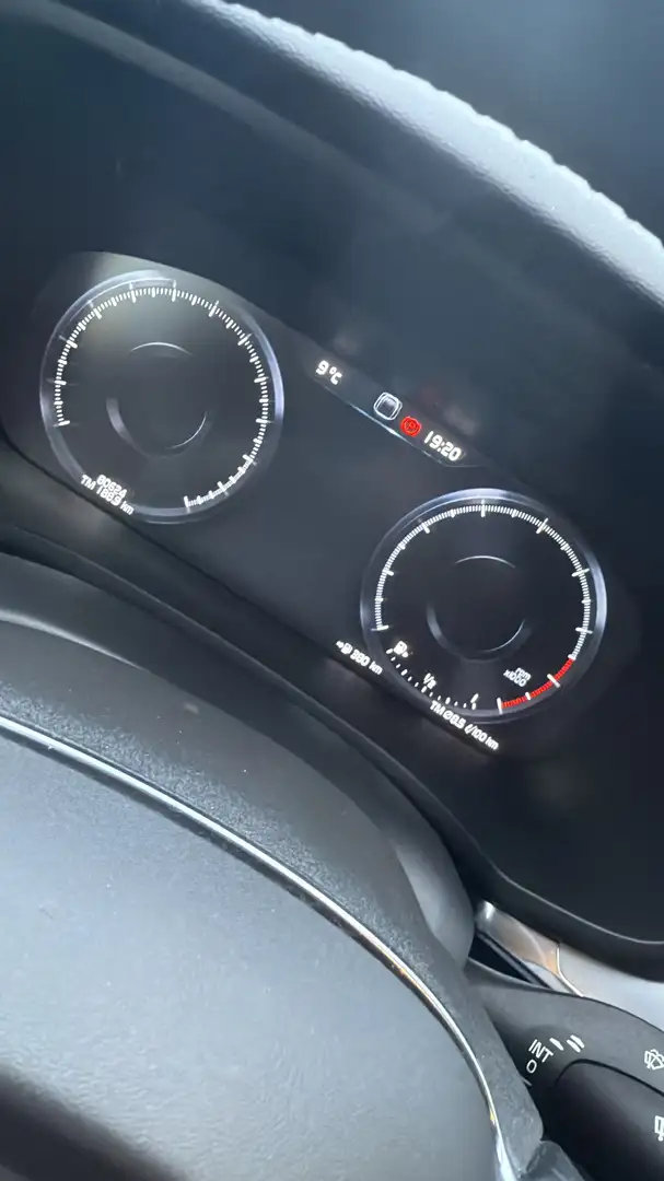 Volvo V60 2.0 b4 R-design auto 8m my21 - 2