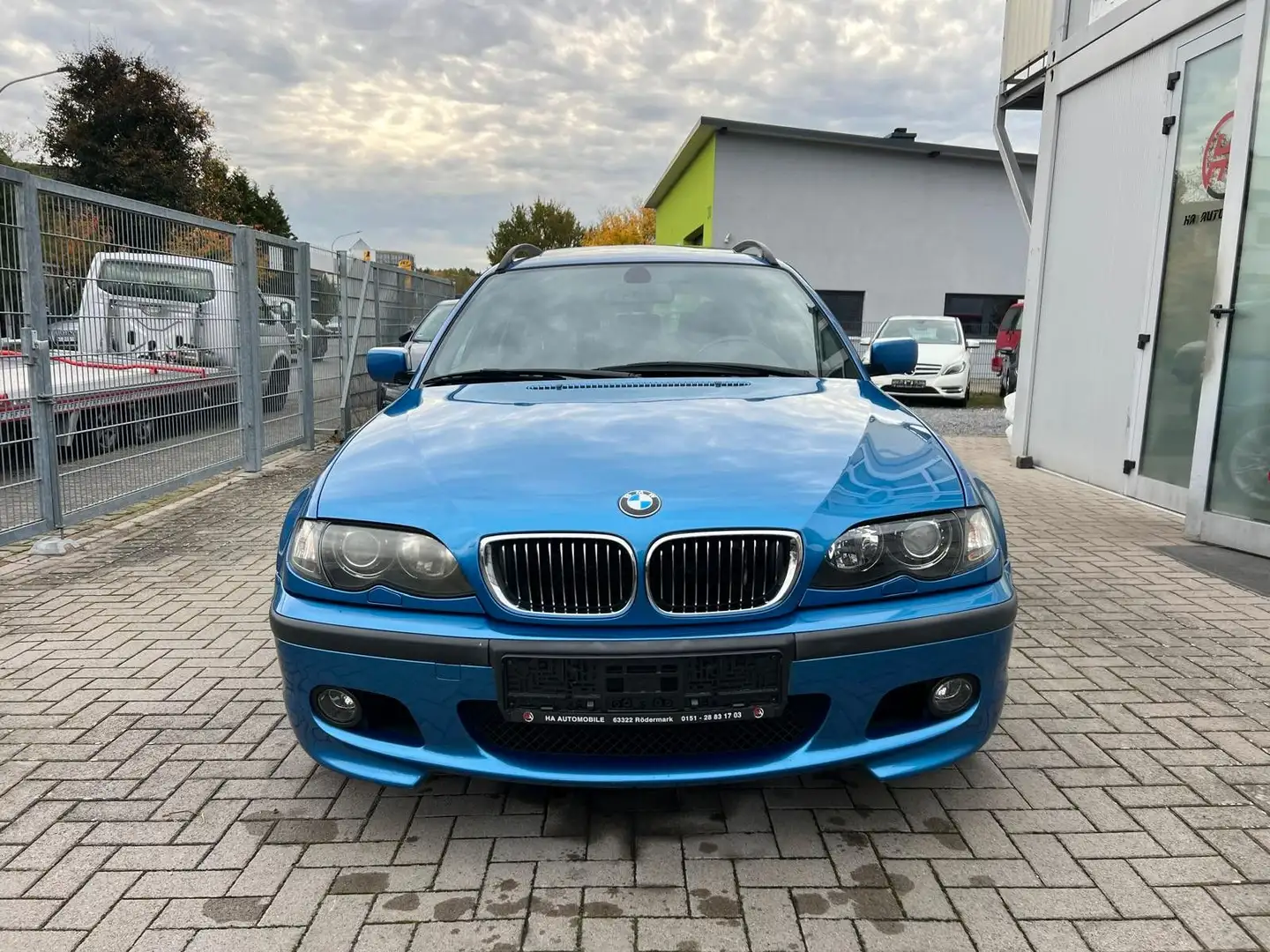 BMW 330 Touring 330xd M-Paket Edition 33 Bleu - 2