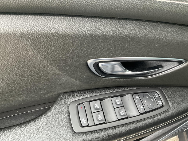 Renault Scenic 1.2 TCe Bose — photo 17