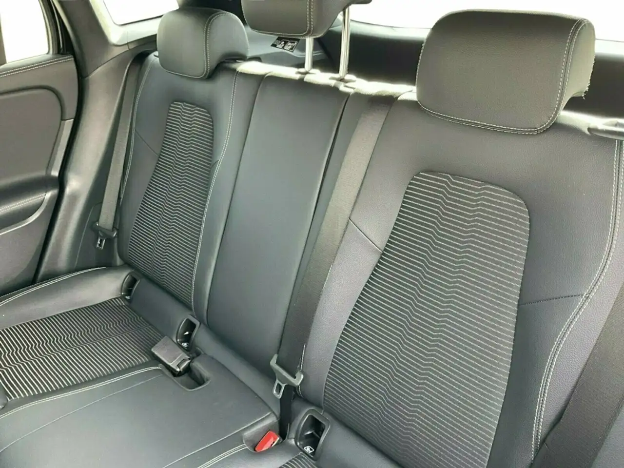 Mercedes-Benz GLA 250 e AUT Kam. KlimaA LED LM Navi PDC SHZ 14