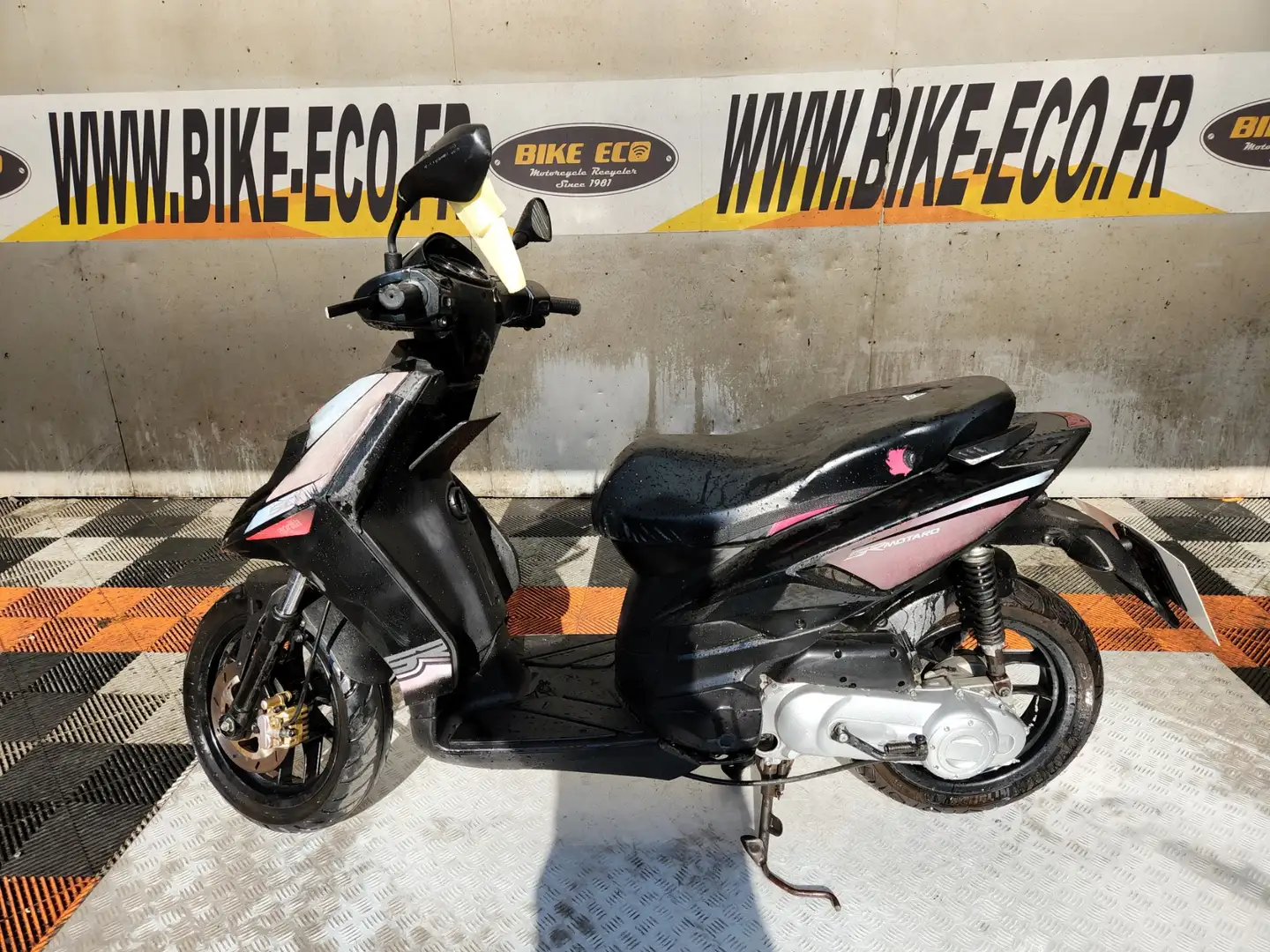 Aprilia SR 50 Zwart - 2