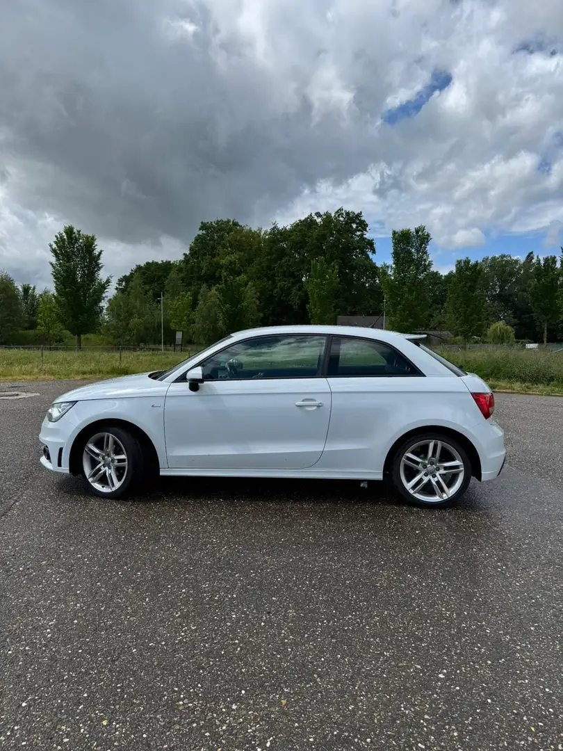 Audi A1 1.2 TFSI Pro Line S Wit - 2
