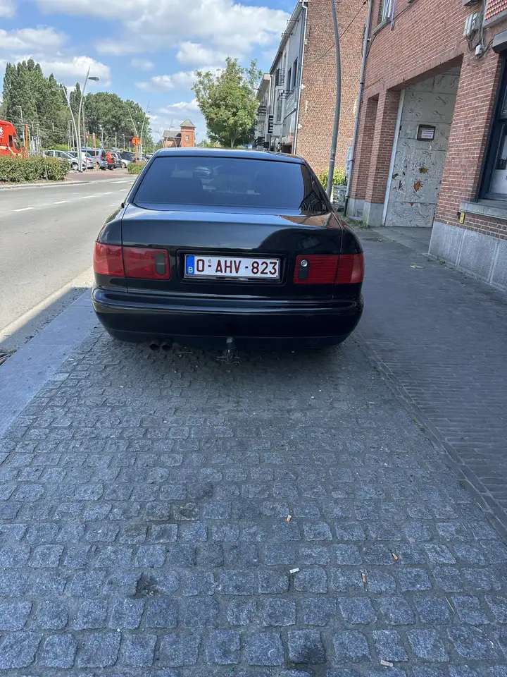 Audi A8 2.8i V6 Quattro Tiptronic, foto 5