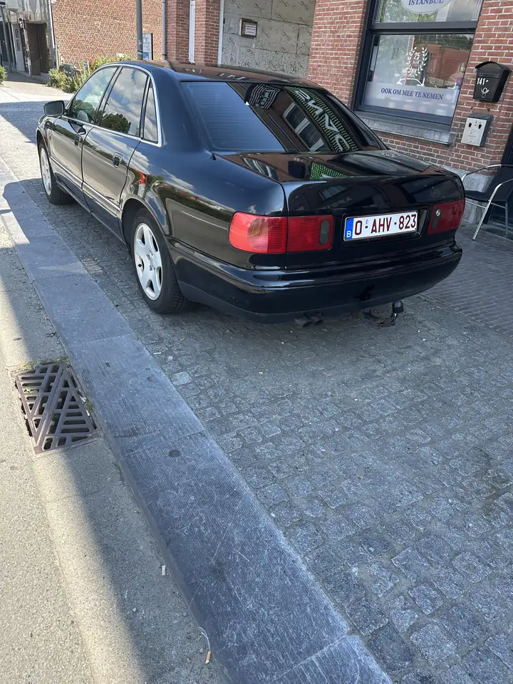 Audi A8 2.8i V6 Quattro Tiptronic, foto 2