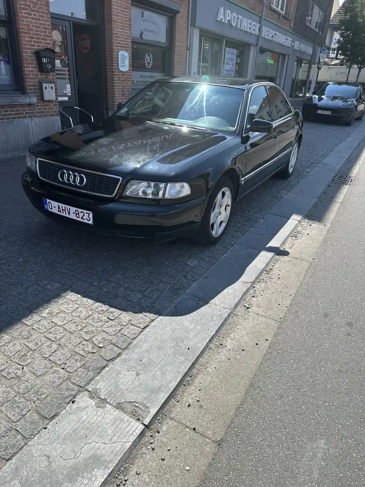 Audi A8 2.8i V6 Quattro Tiptronic, foto 3